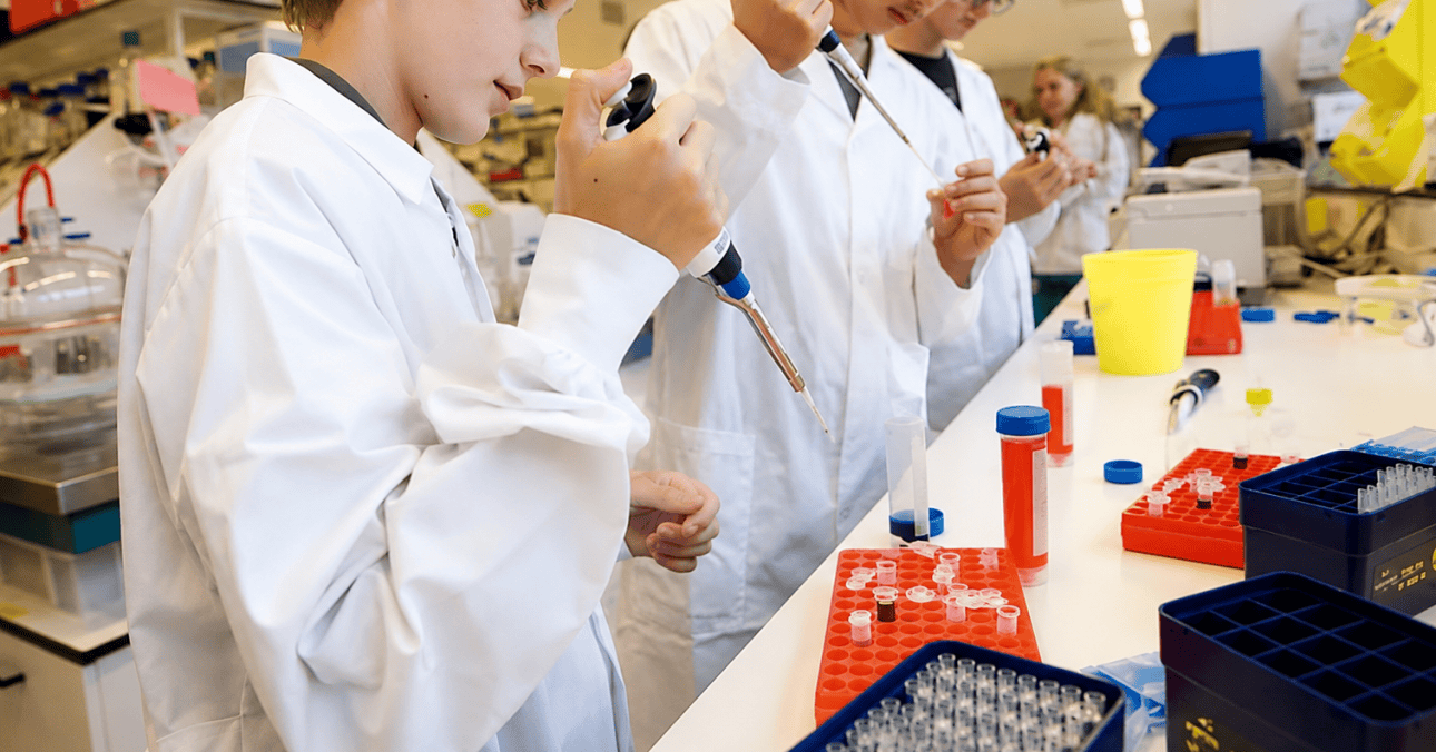 Experience science and tech in Rotterdam during a national weekend of open labs, demos, and talks at museums, universities, and innovation hubs.
